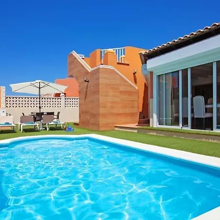 Sleeps 6 Pool Air Con Wifi Villa Corralejo