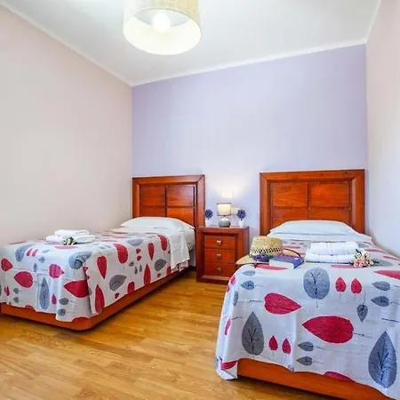 Sleeps 6 Pool Air Con Wifi Corralejo